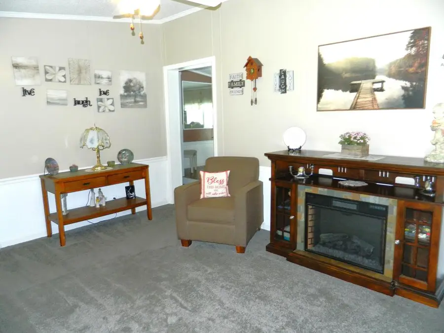 39300 State Highway 194 East, Phelps, KY 41553 - Image #2