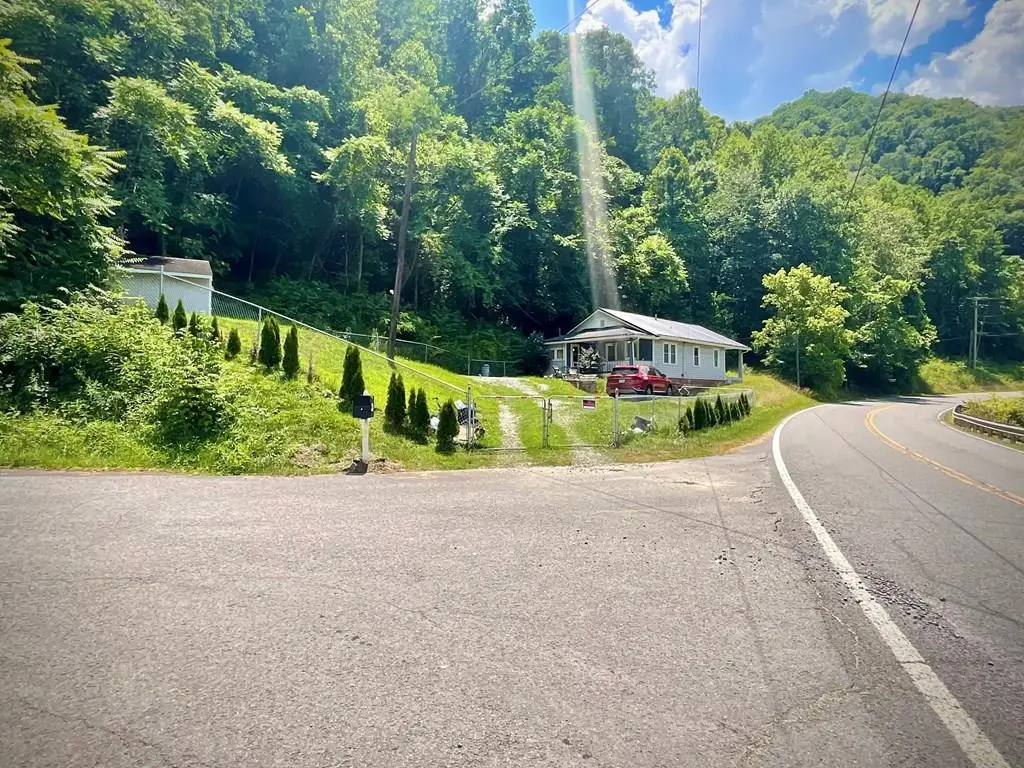 3482 Ky 610, Virgie, KY 41572 - #1