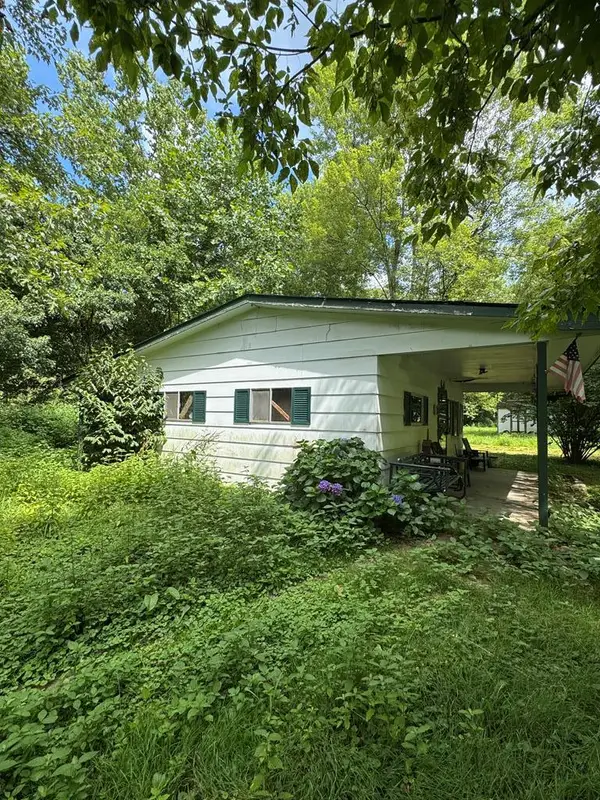 9827 Yellow Creek, Louisa, KY 41230