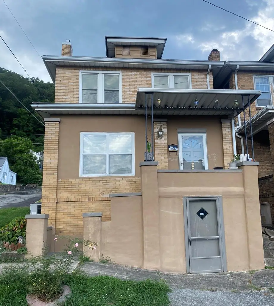 42 W 6th, Williamson, WV 25661 - #1