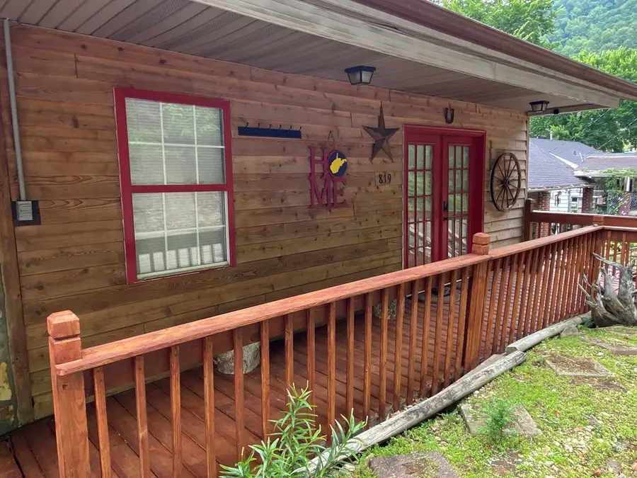 819 Mullberry, Williamson, WV 25661 - #2