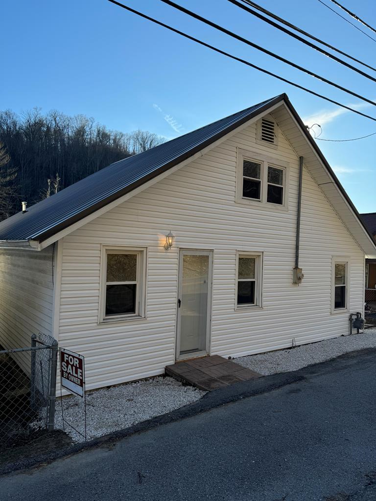 462 E Main, Inez, KY 41224 - Image #1