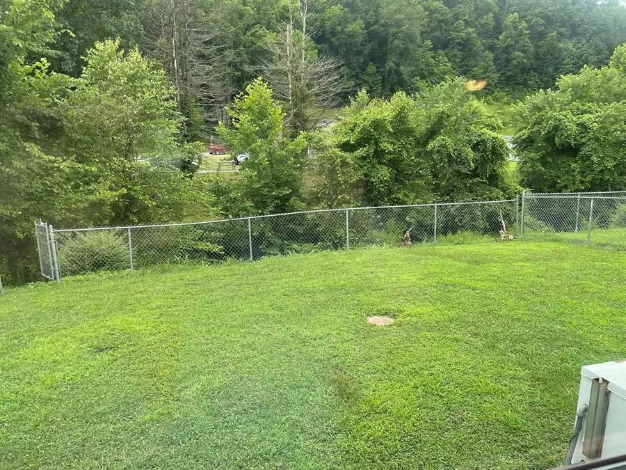 462 E Main, Inez, KY 41224 - Image #3