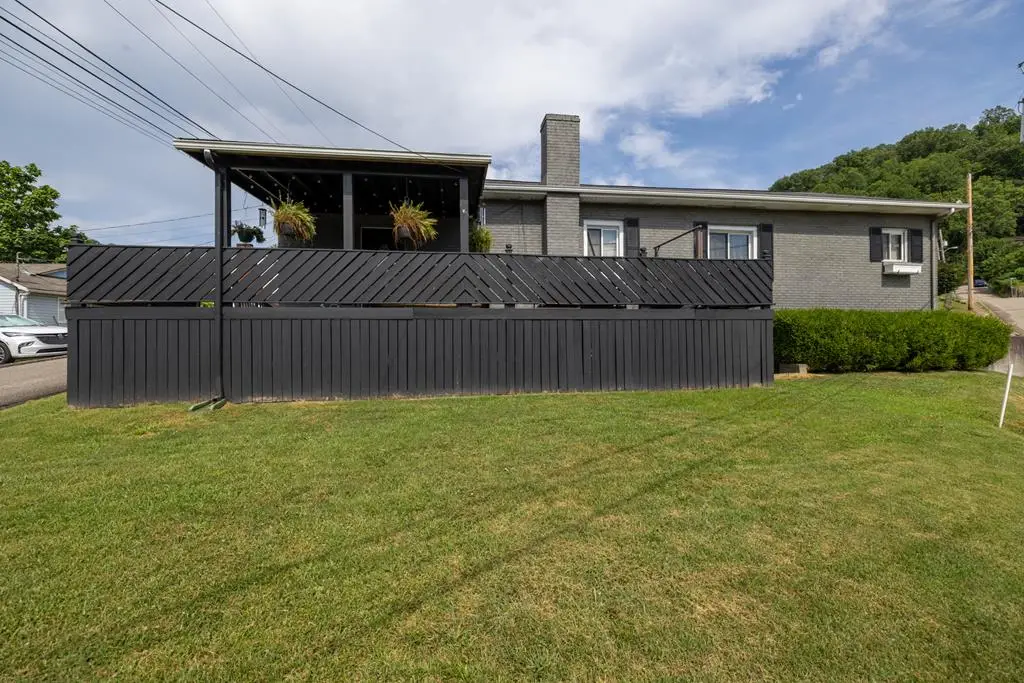 109 Alto St, Hazard, KY 41701 - #1