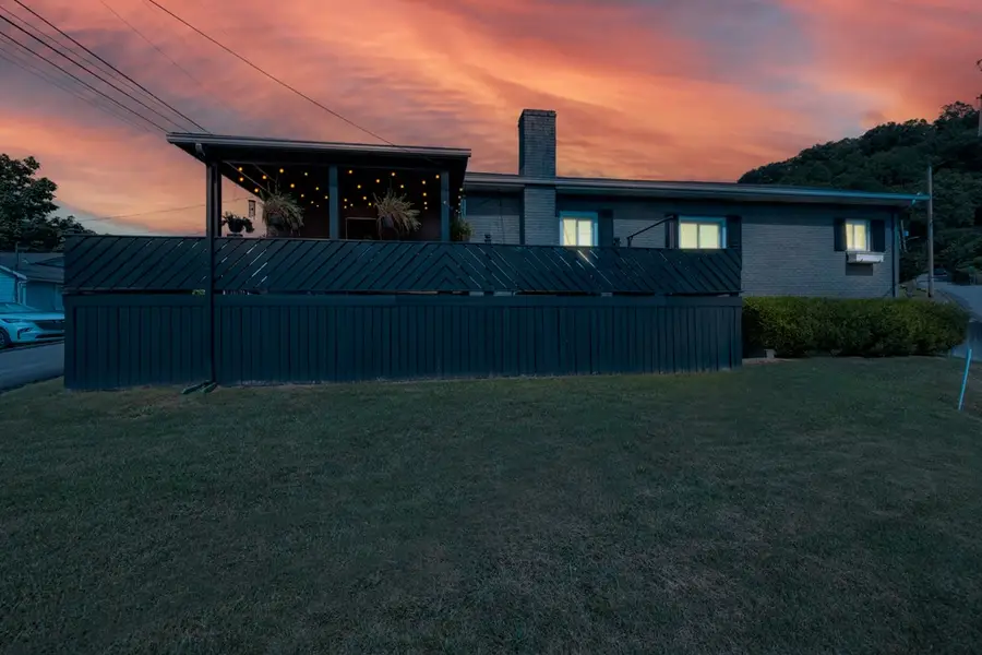 109 Alto St, Hazard, KY 41701 - #2