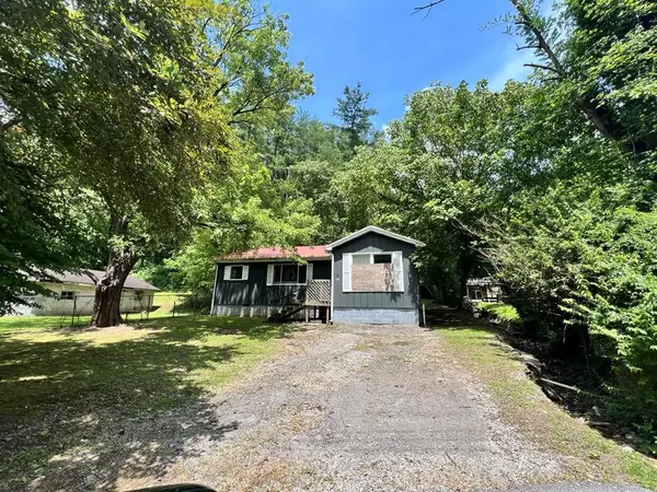 587 Harolds Branch, Pikeville, KY 41501