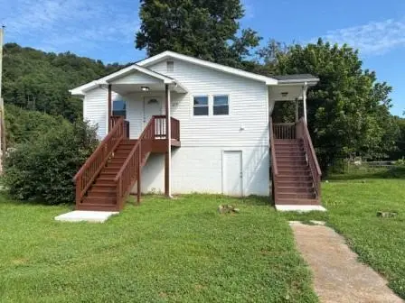 279 Hunter Dr., Chavies, KY 41727