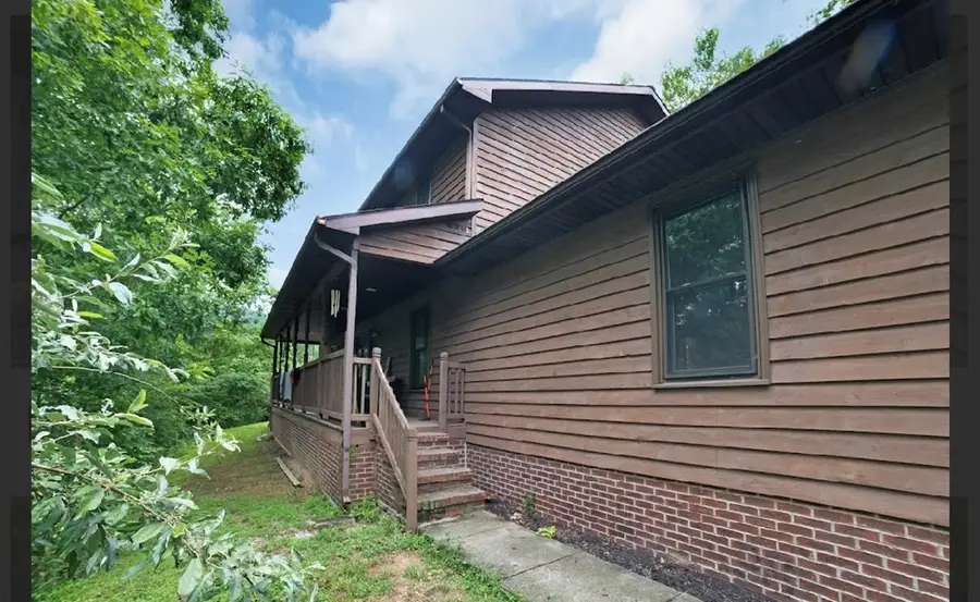 201 Pebble Drive, Van Lear, KY 41240 - Image #3