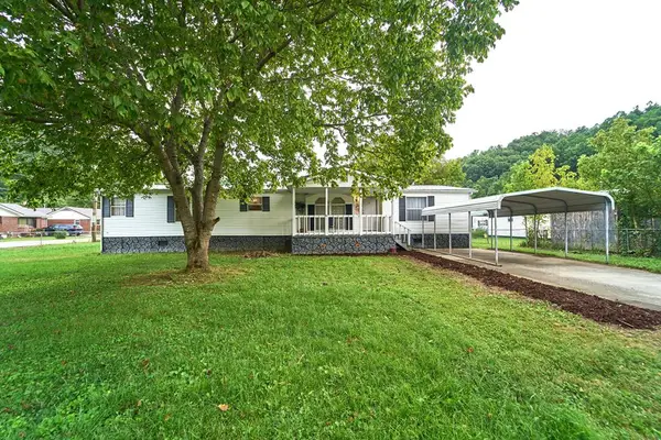 152 S Roberts Dr, Prestonsburg, KY 41653