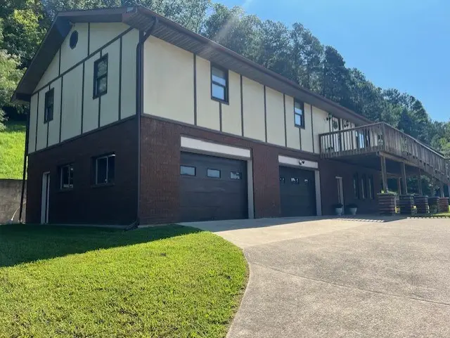 2911 Ky Rt 1428, Prestonsburg, KY 41653 - #2