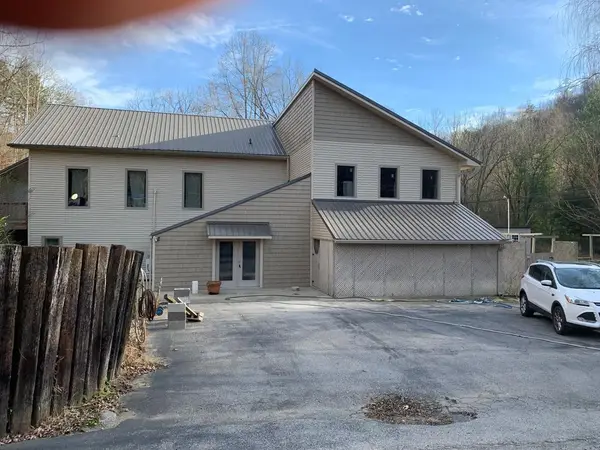 1007 Ky. Rt. 40, Staffordsville, KY 41256