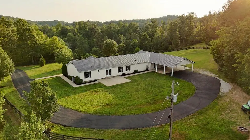 4 Grassy Hill Rd, West Liberty, KY 41472 - #1