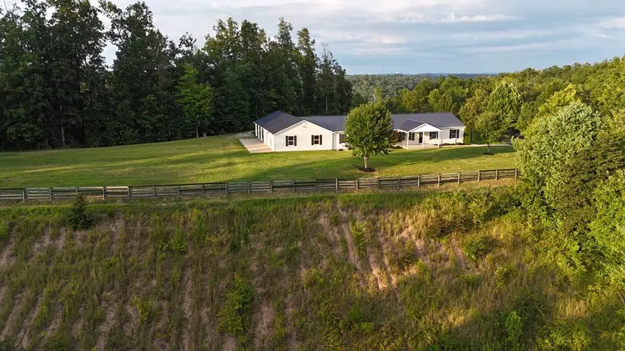 4 Grassy Hill Rd, West Liberty, KY 41472 - #2