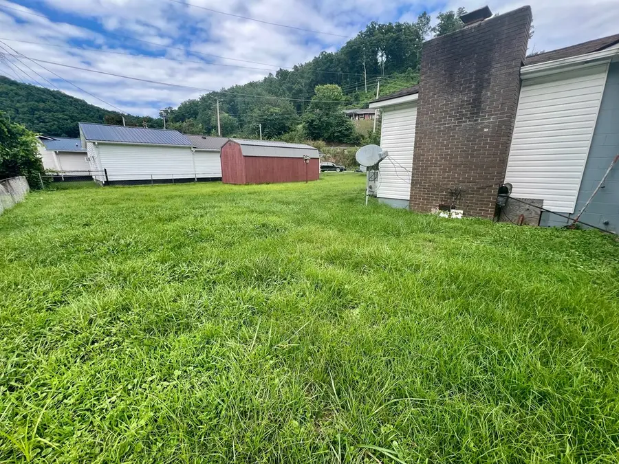 115 Hardinville, Inez, KY 41224 - #2