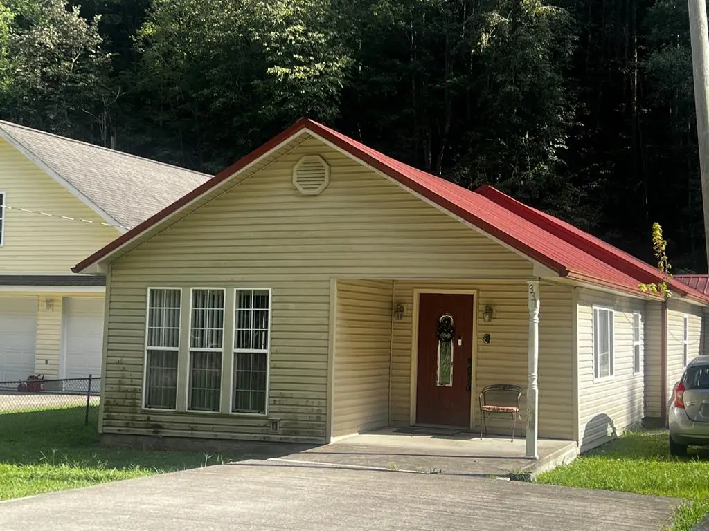 331 Taylor Fork Rd, Belfry, KY 41514 - Image #1