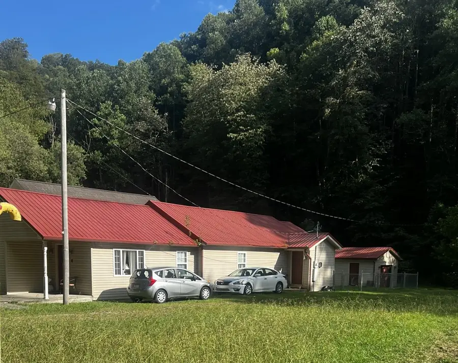 331 Taylor Fork Rd, Belfry, KY 41514 - Image #3