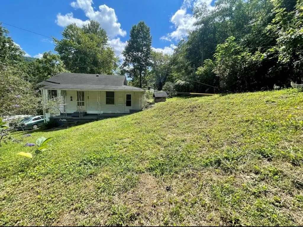 644 Clearwater Rd, Wayland, KY 41666 - Image #1