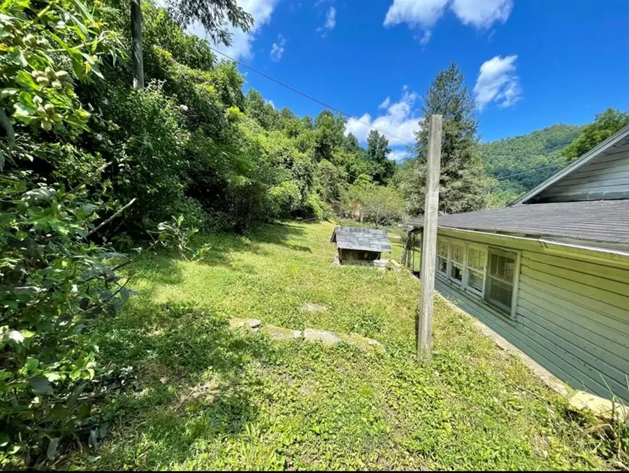 644 Clearwater Rd, Wayland, KY 41666 - Image #2