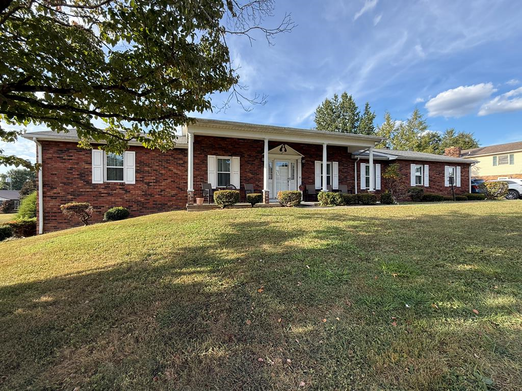 300 New Circle St, Louisa, KY 41230 - Image #1