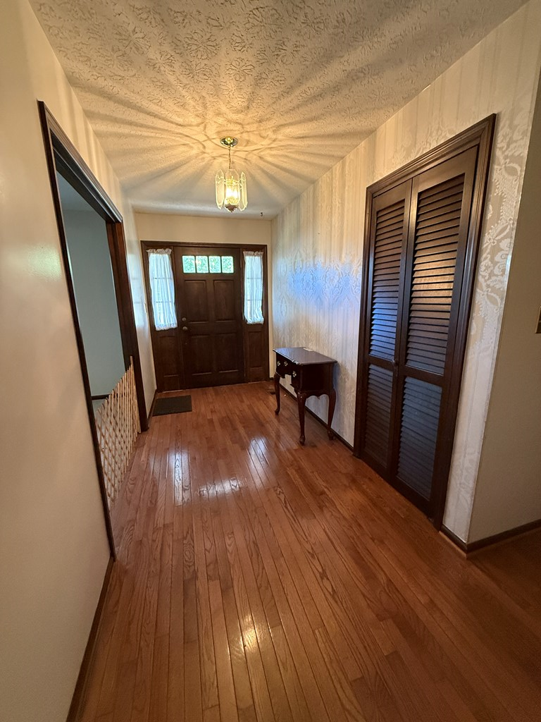 300 New Circle St, Louisa, KY 41230 - Image #2