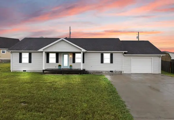 158 Hazard Duke Dr, Chavies, KY 41727