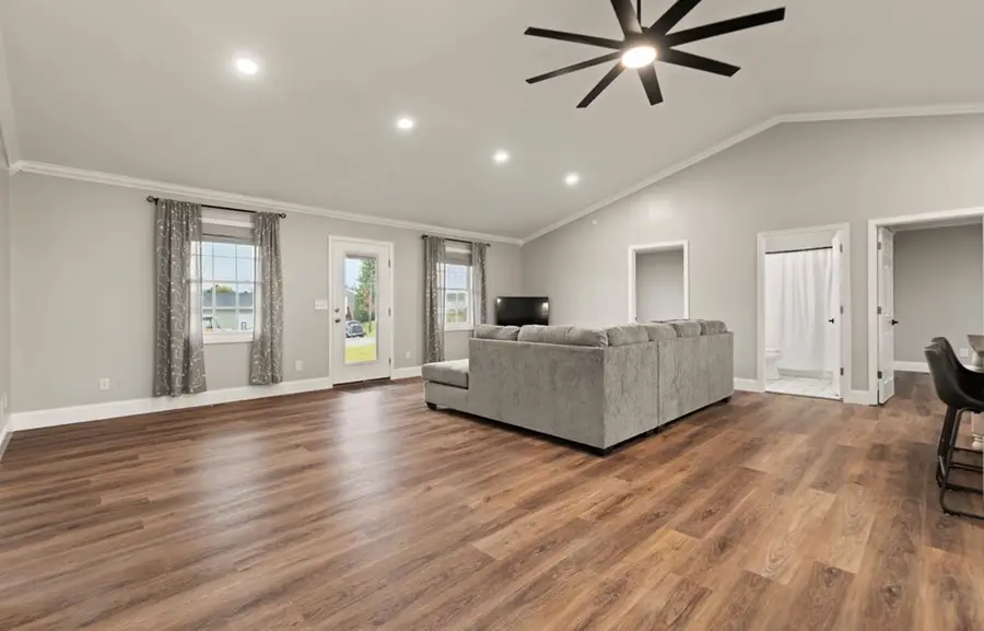 158 Hazard Duke Dr, Chavies, KY 41727 - Image #2