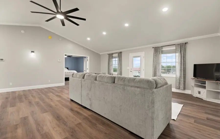 158 Hazard Duke Dr, Chavies, KY 41727 - Image #3