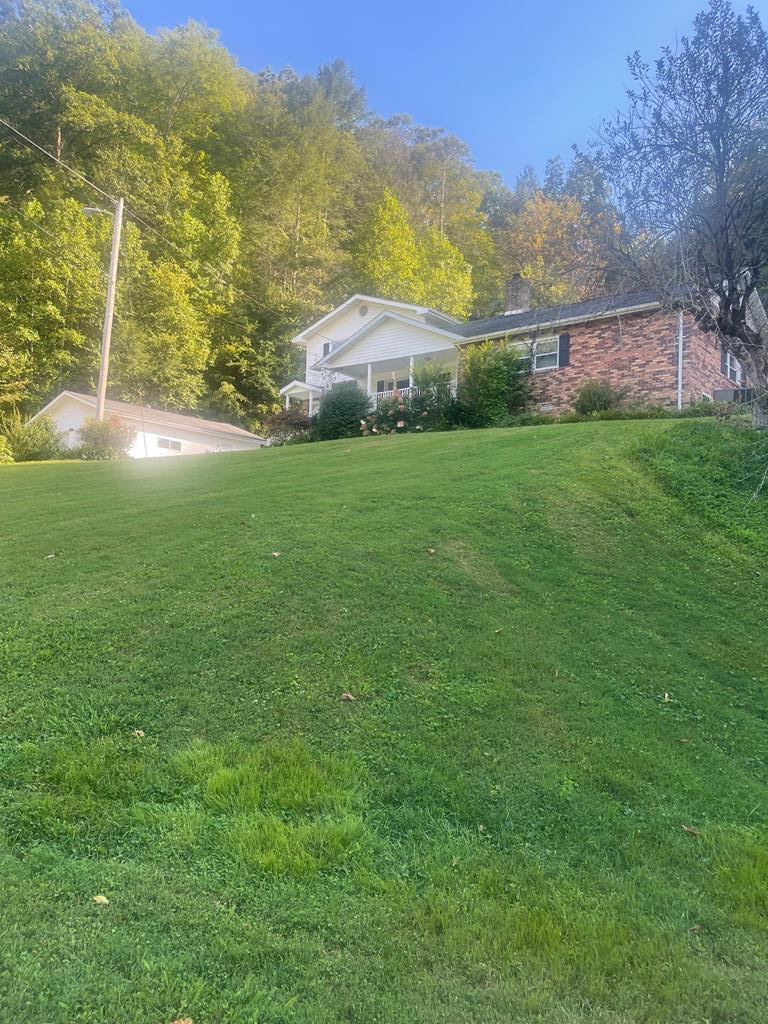 8048 Kentucky 160, Whitesburg, KY 41858 - #1