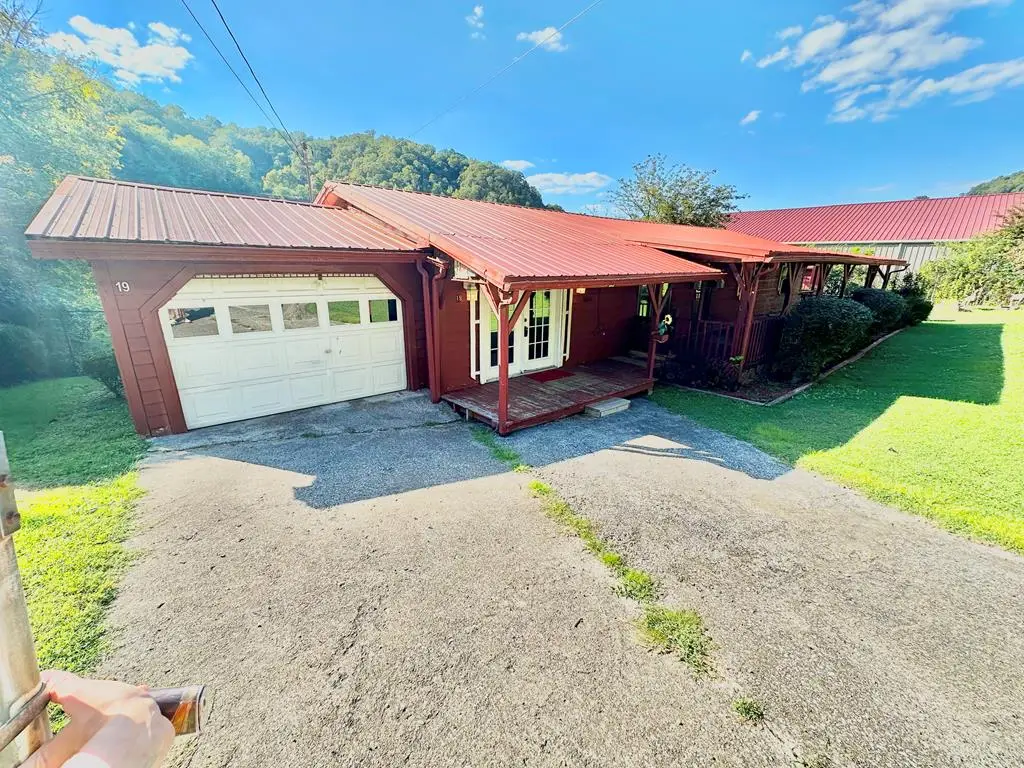 19 Valley Oak Circle, Hazard, KY 41701 - Image #1