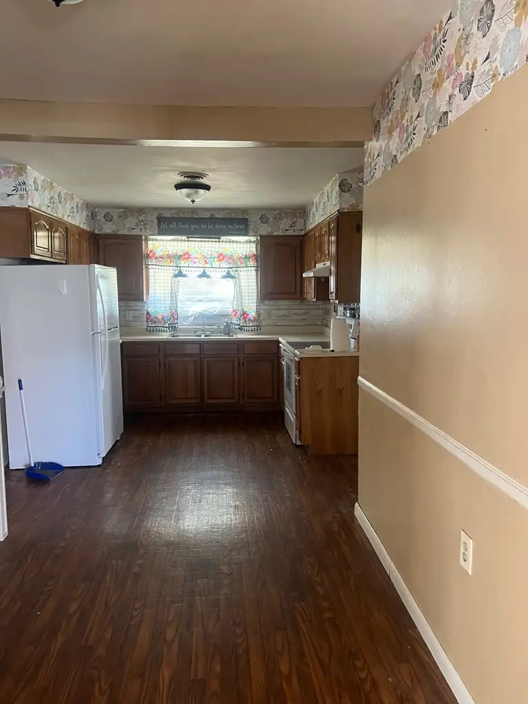 63 South 2nd Street, Allen, KY 41601 - Image #2