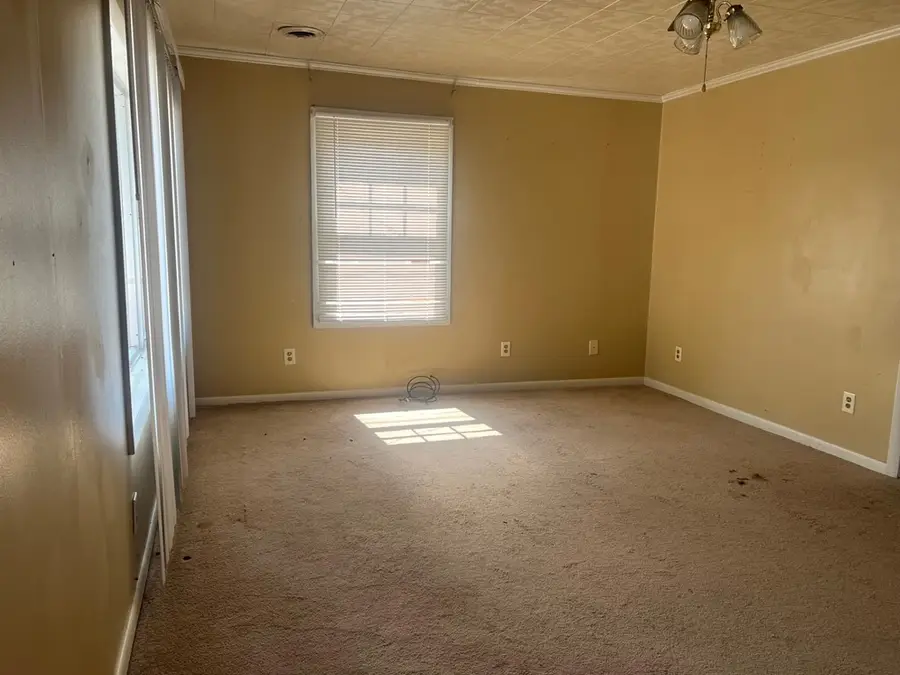 63 South 2nd Street, Allen, KY 41601 - Image #3