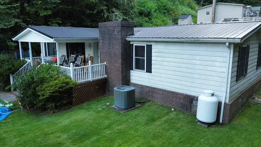 511 Hatfield Branch Road, McCarr, KY 41544 - Image #2