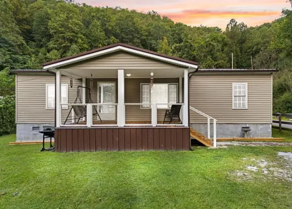 296 Fellover Rock Road, Hyden, KY 41749