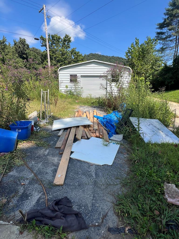 8288 Ky-476, Clayhole, KY 41317