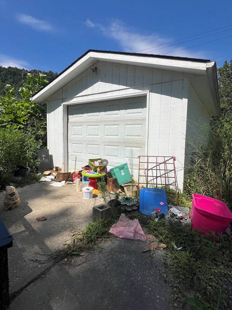 8288 Ky-476, Clayhole, KY 41317 - Image #2