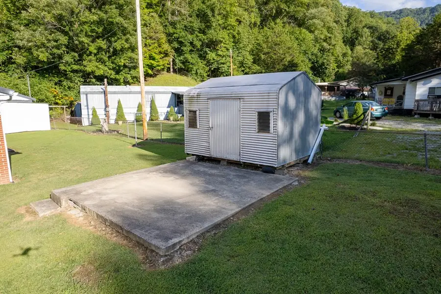 22 Potters Grocery Road, Ashcamp, KY 41512 - #2