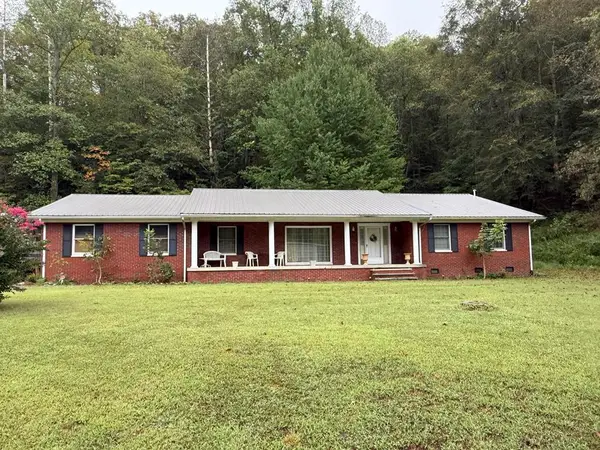 380 Daniels Creek, Banner, KY 41603