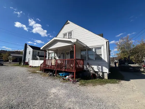 452 North Lake Drive, Prestonsburg, KY 41653