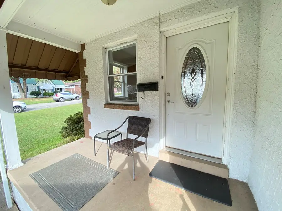 14 South Sunset Blvd, Williamson, WV 25661 - #3