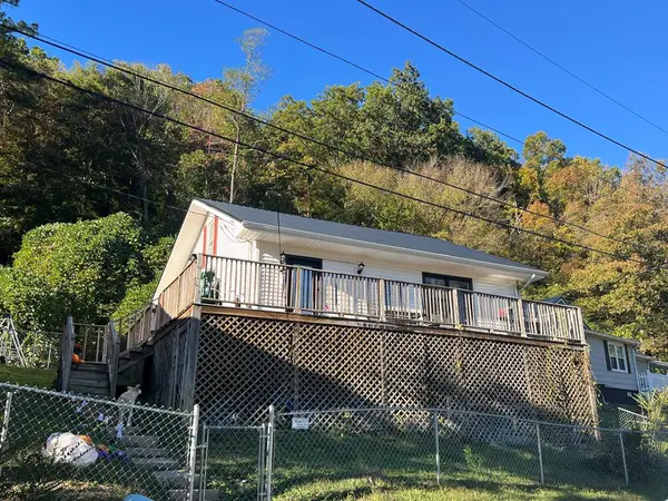 961 S Highland Ave, Prestonsburg, KY 41653