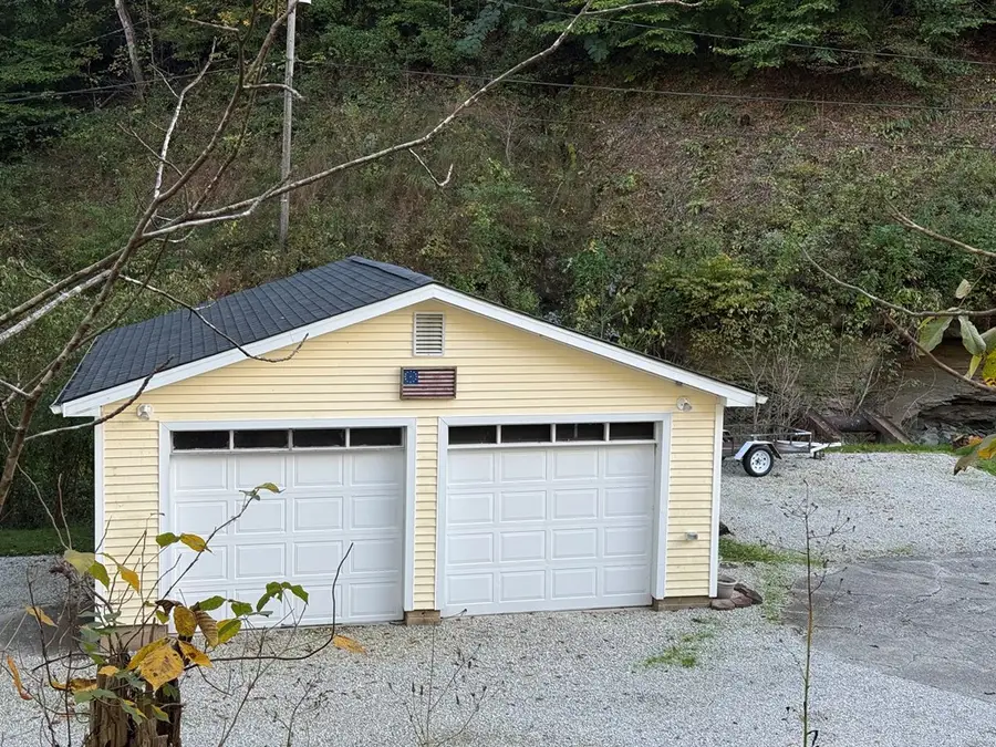 769 Coleman Branch, East Point, KY 41216 - Image #2