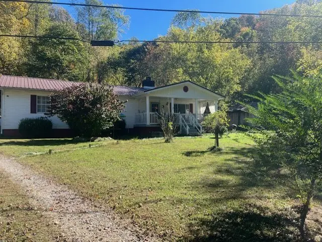 2890 Ky Rt. 302, Van Lear, KY 41265 - #3