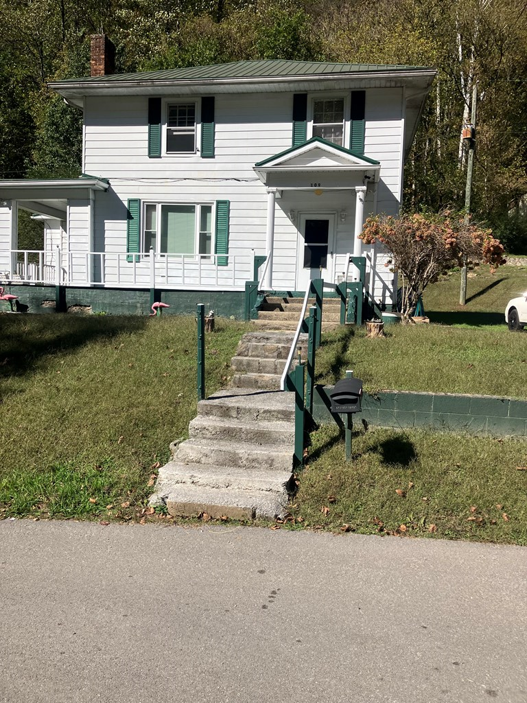 109 Store Hollow, Betsy Layne, KY 41605 - #2