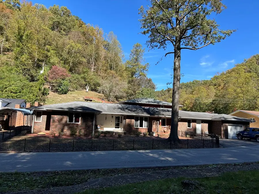 685 Mays Branch, Prestonsburg, KY 41653 - Image #2
