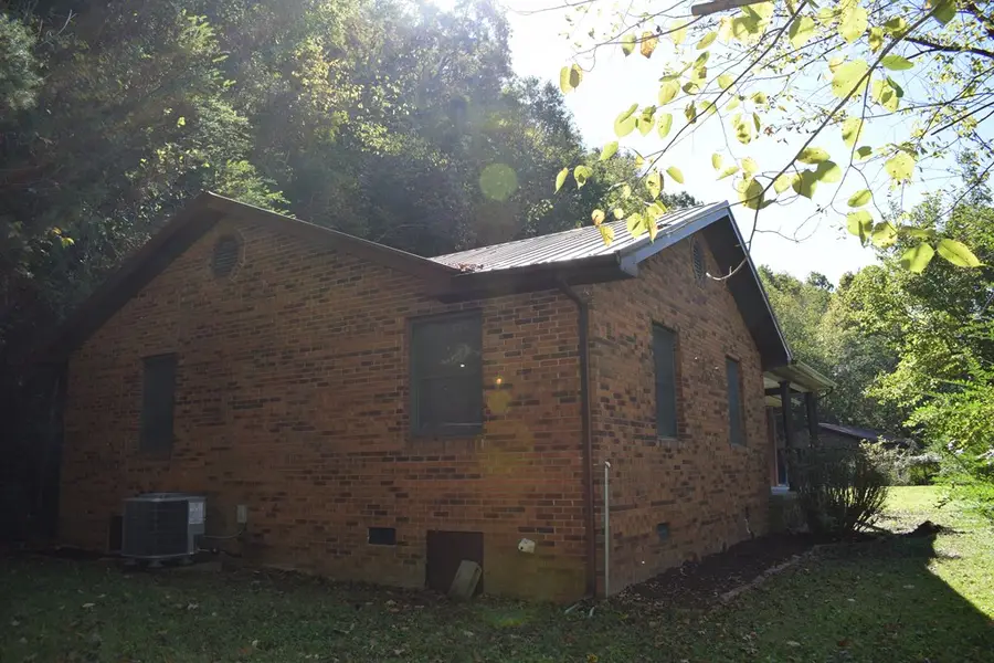 7068 Millard Hwy, Pikeville, KY 41501 - #2