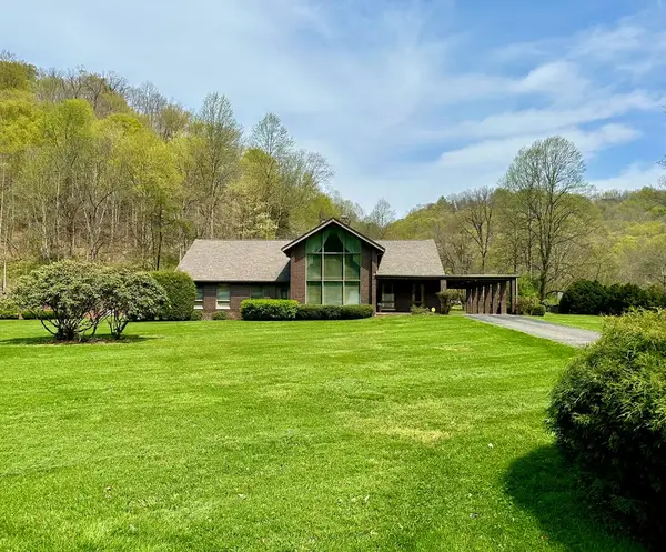 2920 Ky Rt 1426, Dana, KY 41615