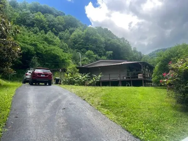 1095 Little Fork, Virgie, KY 41572