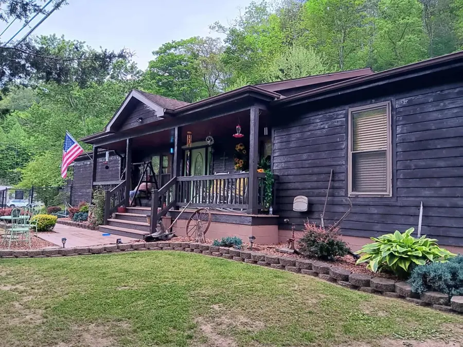 626 Little Paint Creek, East Point, KY 41653 - Image #2