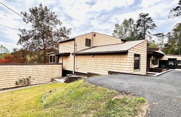 124 Blanton Drive, Staffordsville, KY 41256