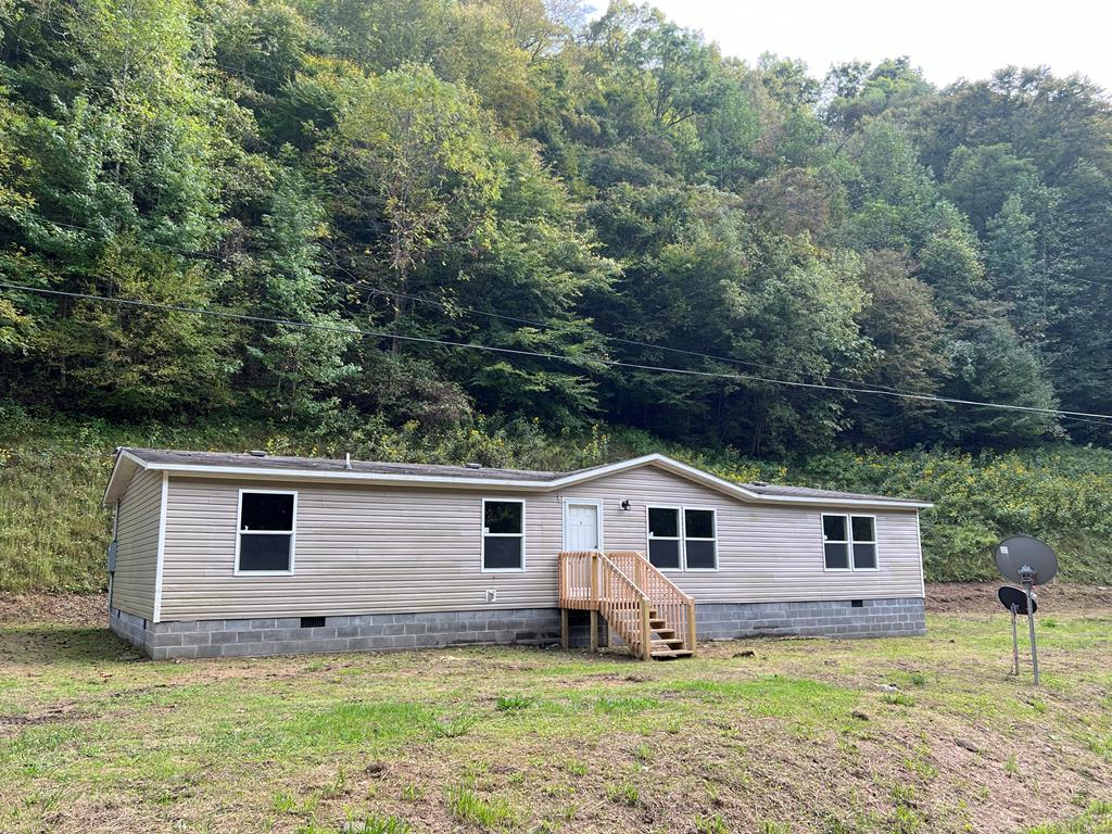 151 Right Fork Upper Pompey, Raccoon, KY 41557 - #1